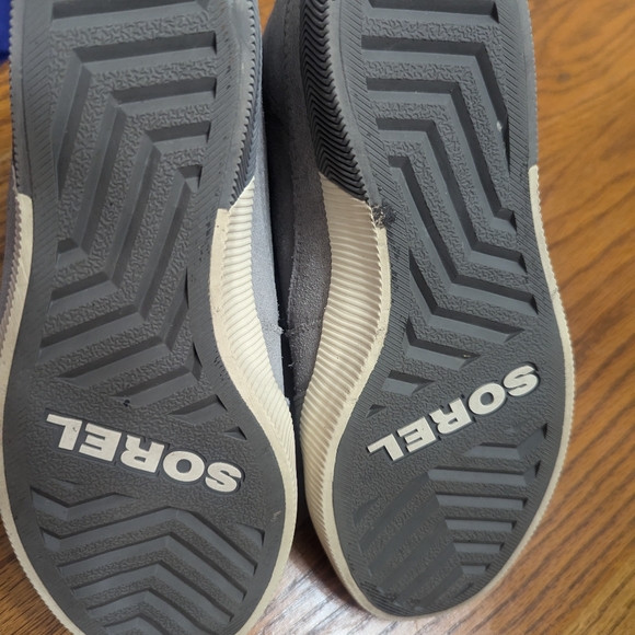 Sorel shoes - Picture 3 of 4